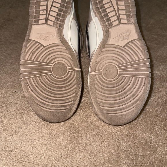 Nike 2022
Wmns Dunk High 'Fossil Stone' Authentication email available - Picture 5 of 5